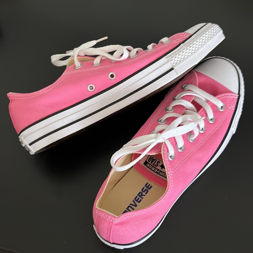 Pink Converse - Picture 2 of 6